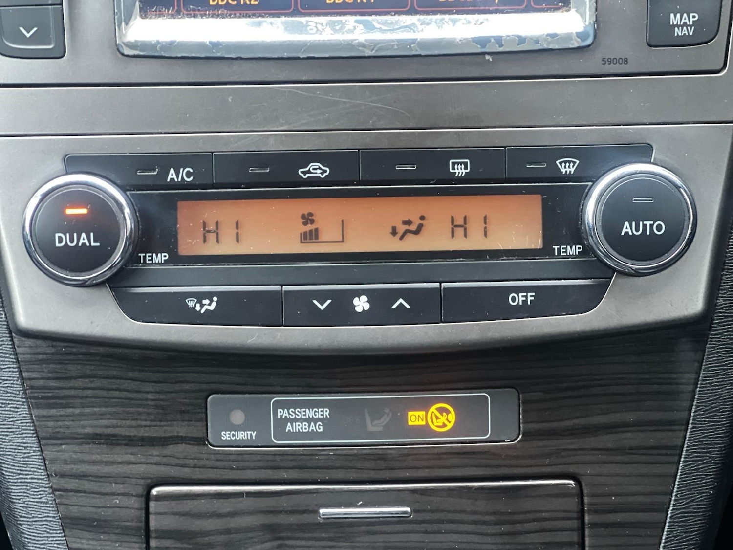 Used Toyota Avensis 2012 for sale - 76878403: Photo 21