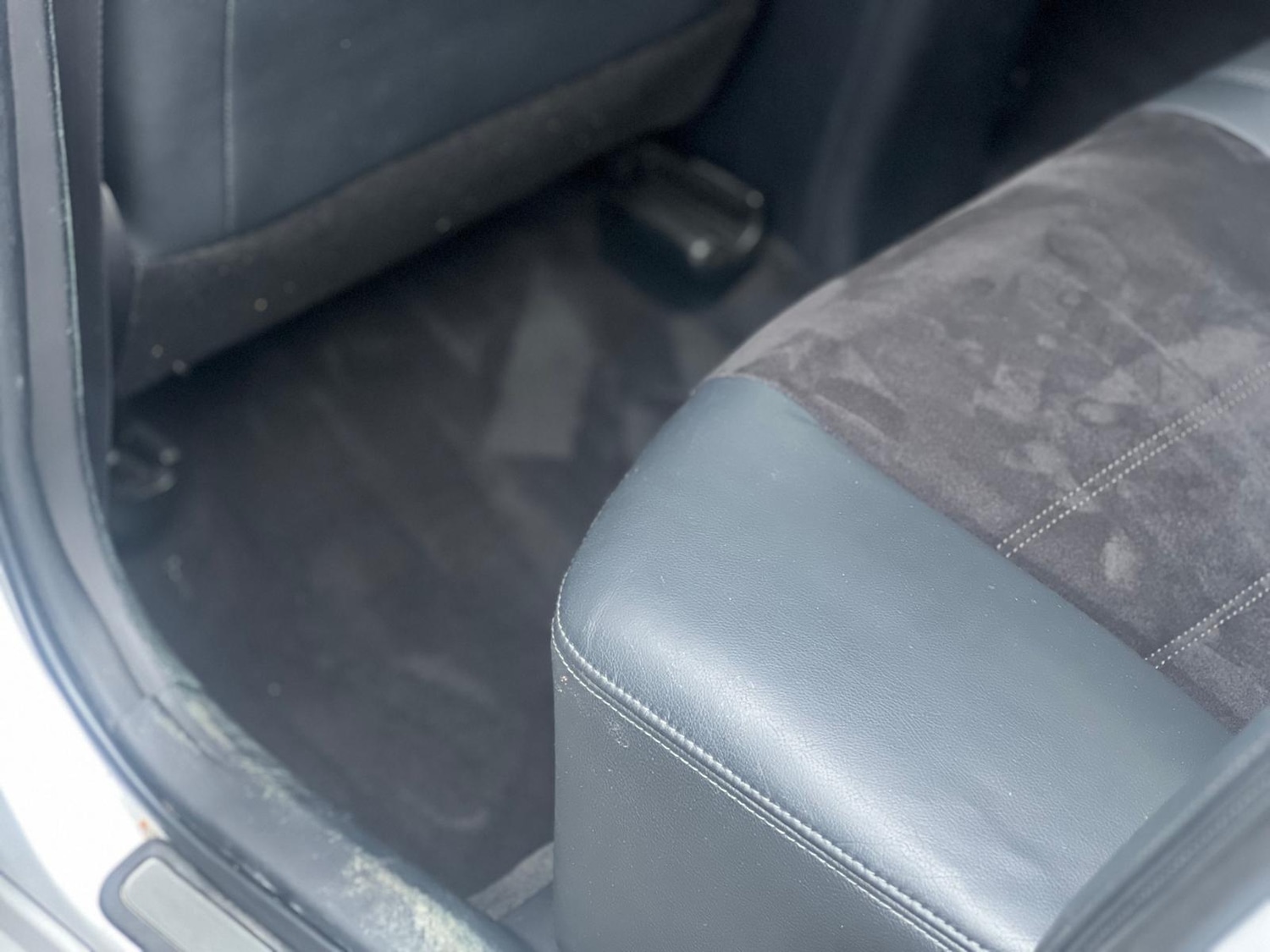 Used Toyota Avensis 2012 for sale - 76878403: Photo 32