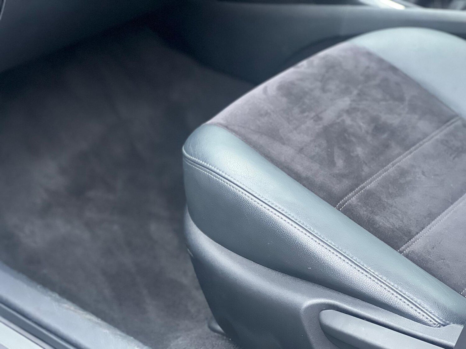 Used Toyota Avensis 2012 for sale - 76878403: Photo 34