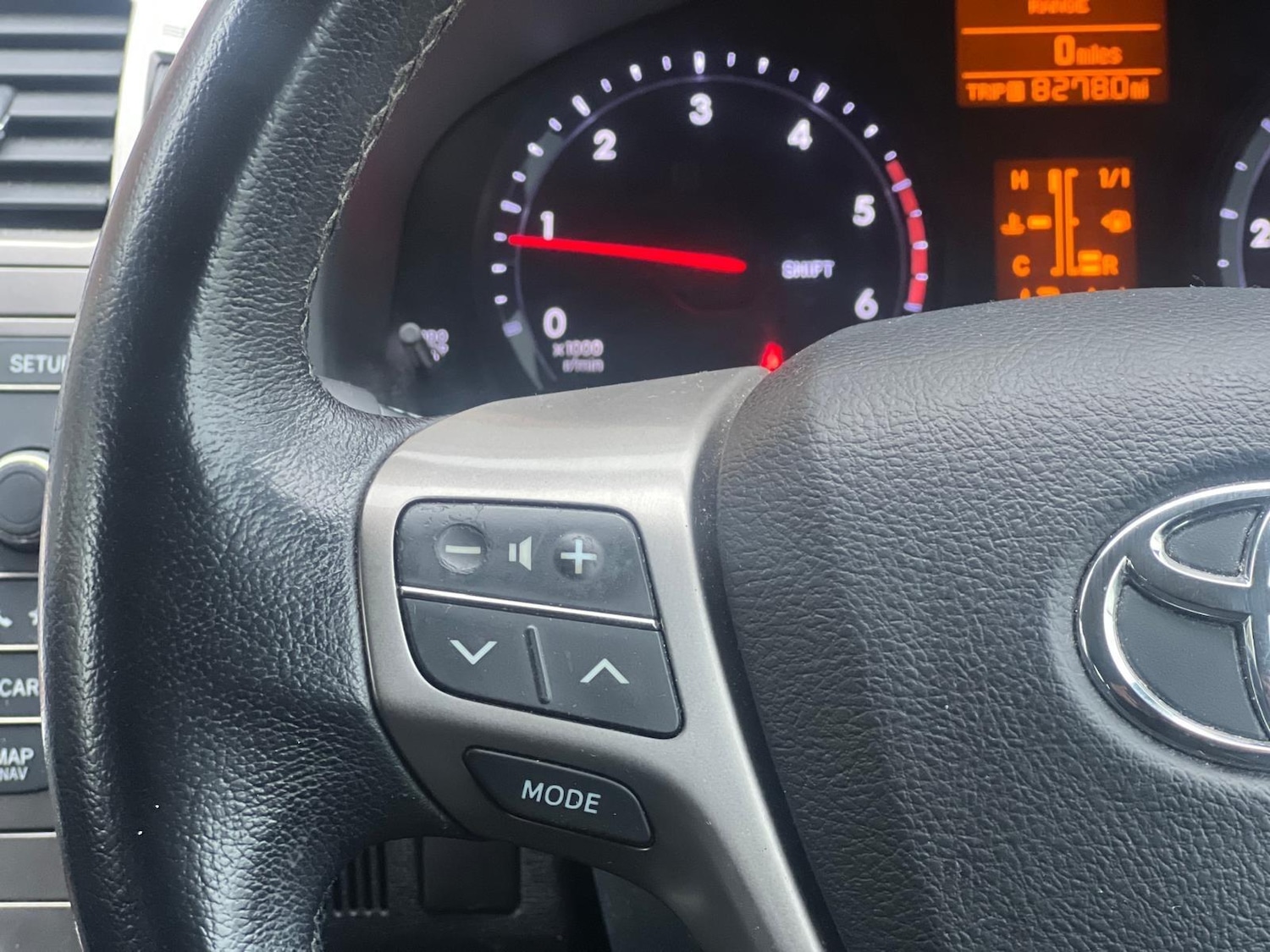 Used Toyota Avensis 2012 for sale - 76878403: Photo 43