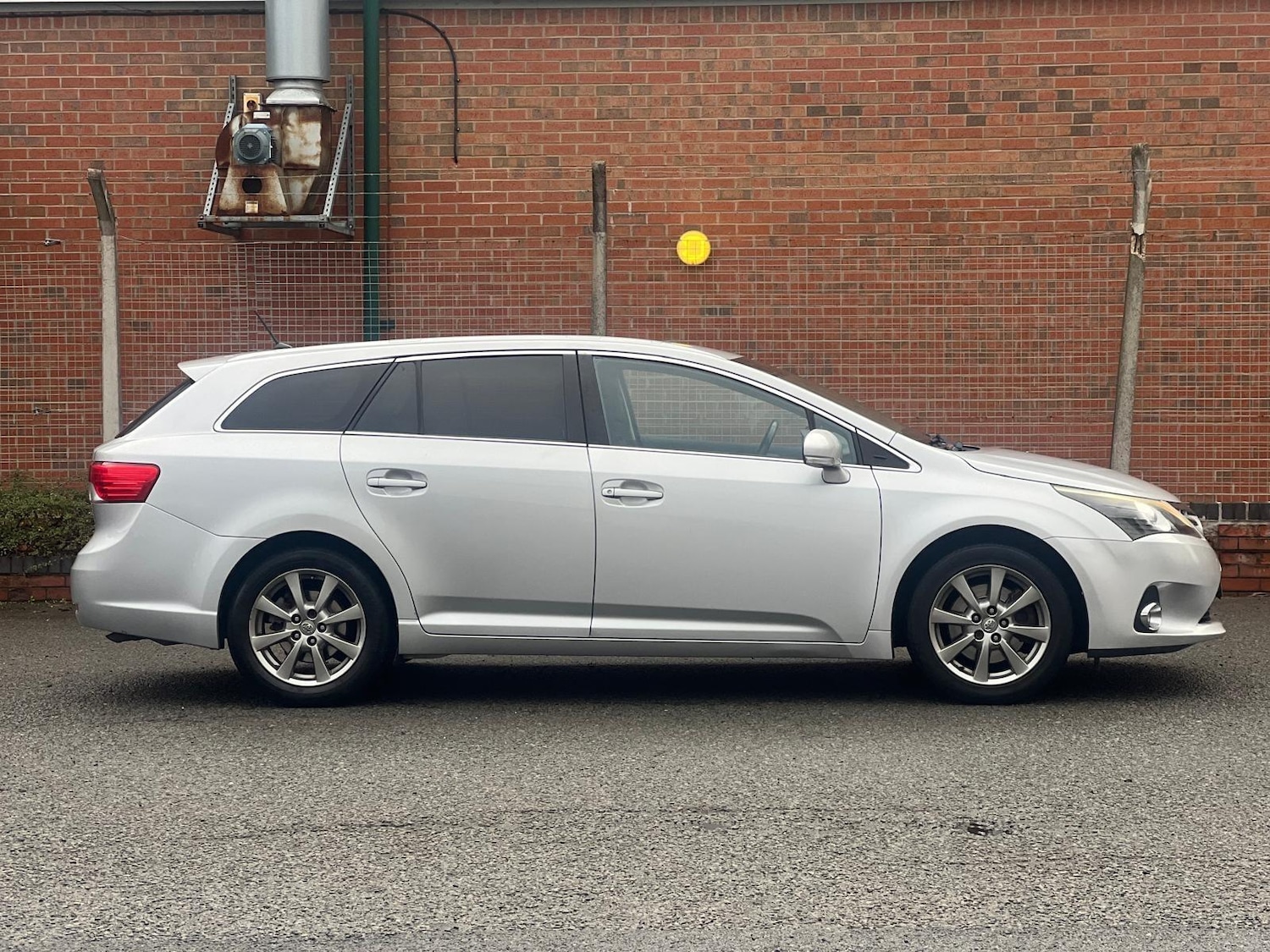 Used Toyota Avensis 2012 for sale - 76878403: Photo 5