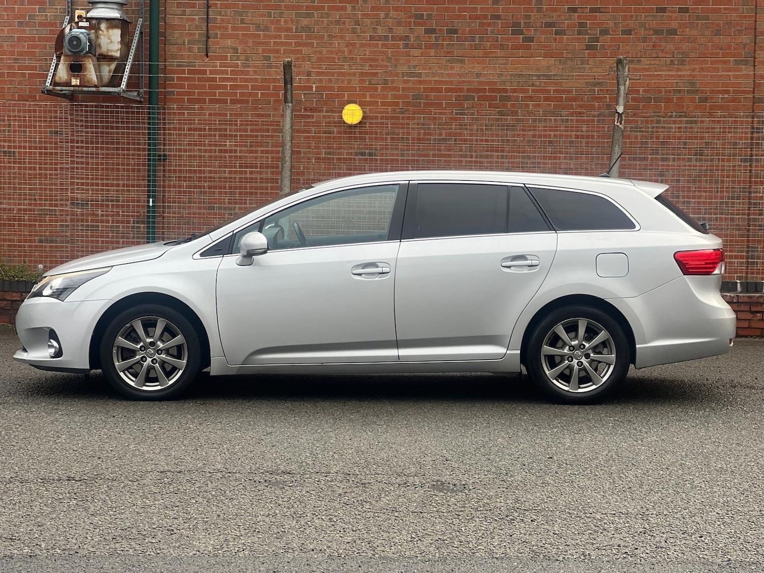 Used Toyota Avensis 2012 for sale - 76878403: Photo 7