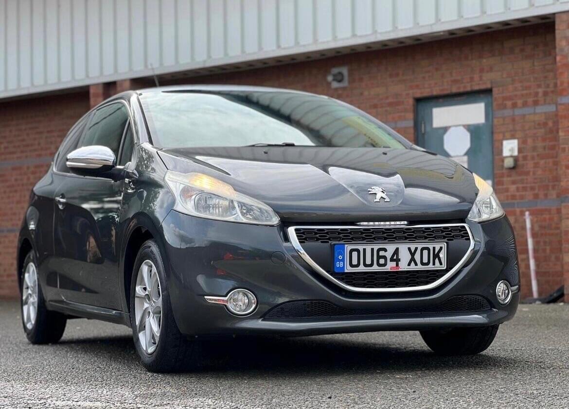 Used Peugeot 208 2014 for sale - 76878376: Photo 11