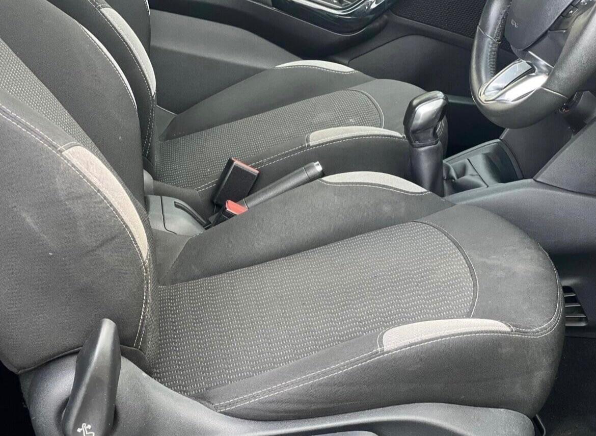 Used Peugeot 208 2014 for sale - 76878376: Photo 19