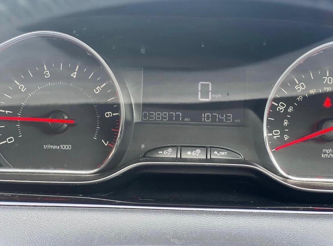 Used Peugeot 208 2014 for sale - 76878376: Photo 23