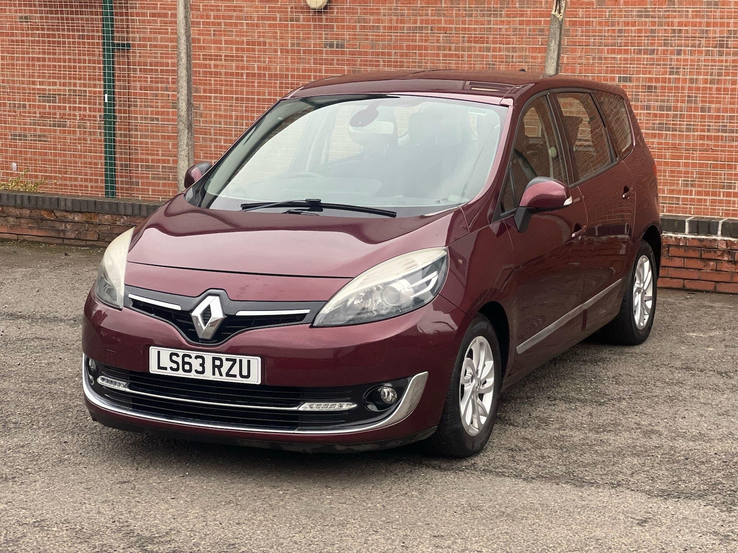 Used Renault Grand Scenic 2013 for sale - 77411331: Photo 25