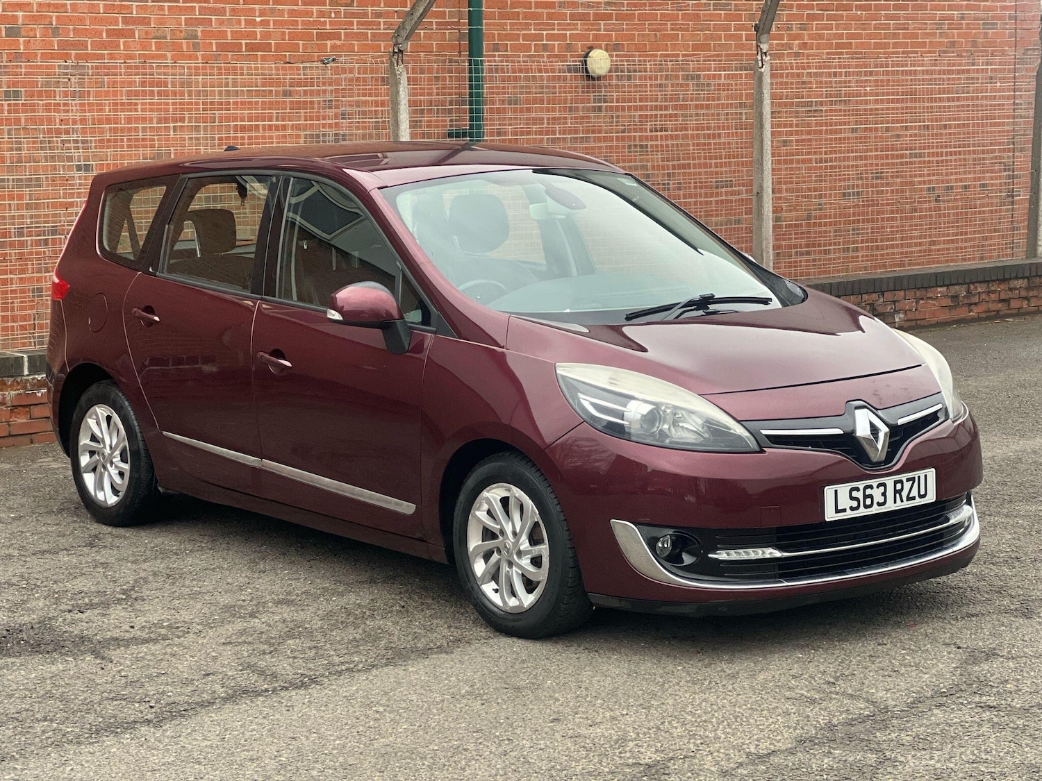 Used Renault Grand Scenic 2013 for sale - 77411331: Photo 26