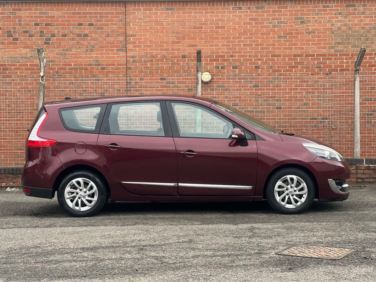 Used Renault Grand Scenic 2013 for sale - 77411331: Photo 4