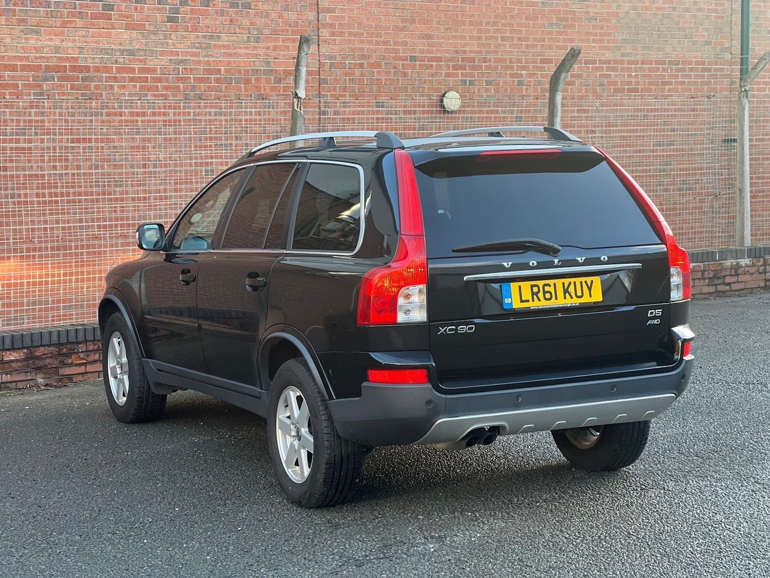 Used Volvo XC90 2011 for sale - 77015316: Photo 2