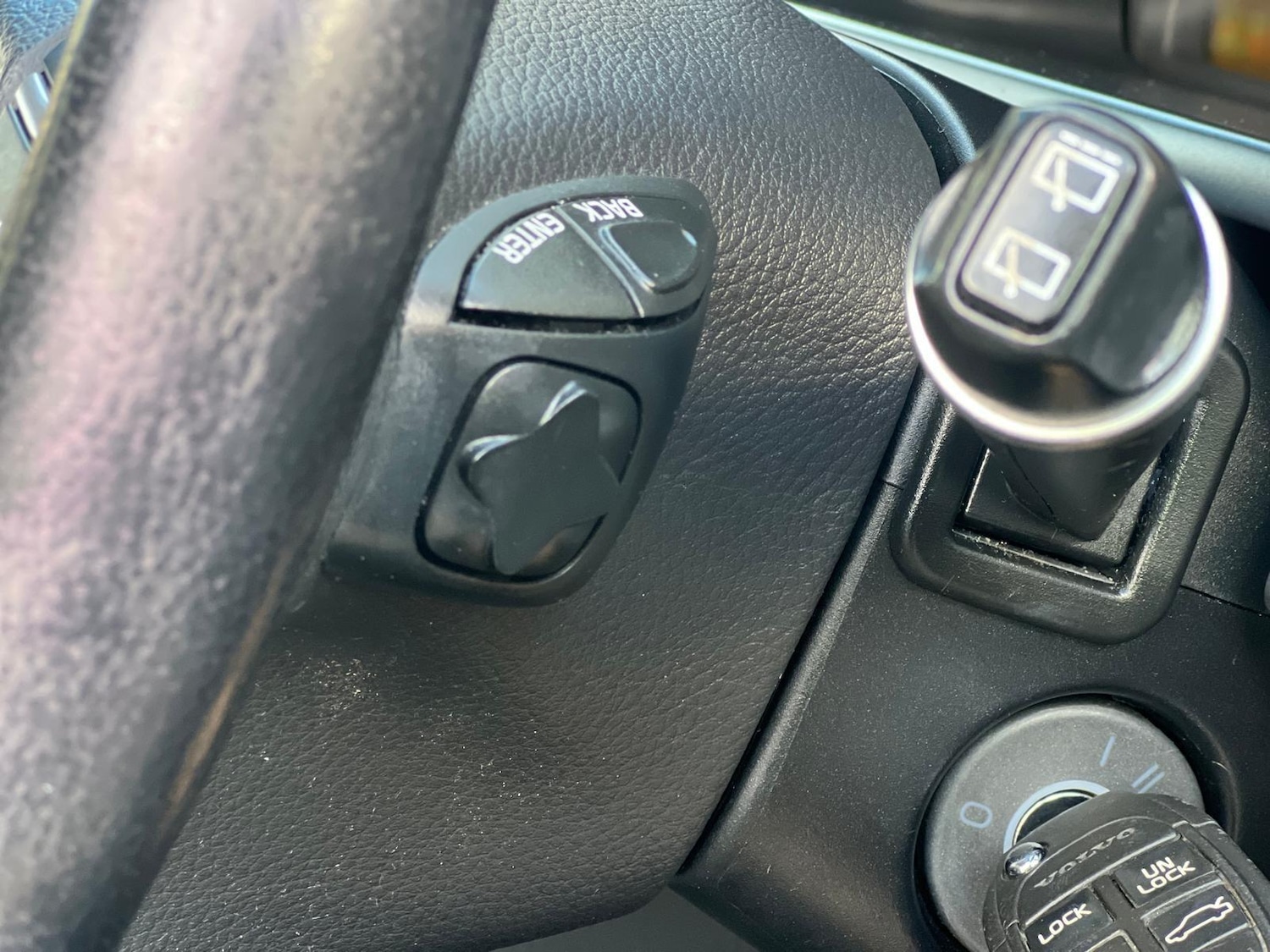 Used Volvo XC90 2011 for sale - 77015316: Photo 39