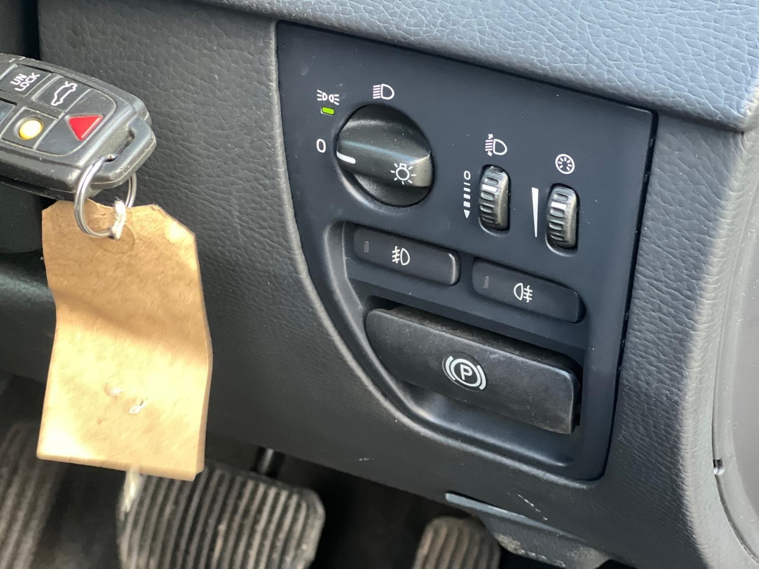 Used Volvo XC90 2011 for sale - 77015316: Photo 40