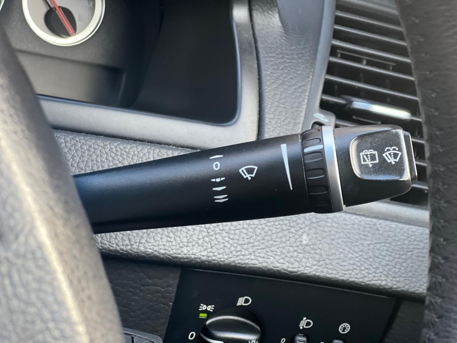 Used Volvo XC90 2011 for sale - 77015316: Photo 46