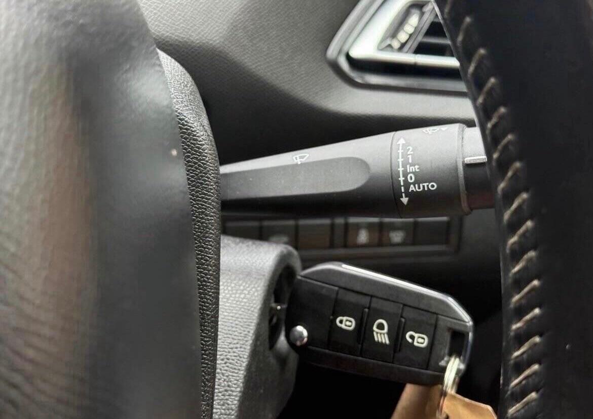 Used Peugeot 308 2016 for sale - 77320975: Photo 42