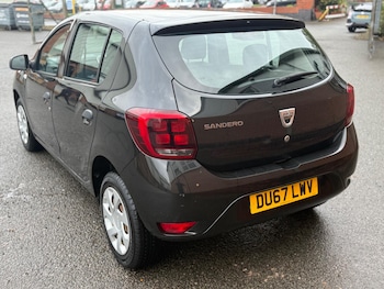 Used Dacia Sandero 2017 for sale - 76000919: Photo 2