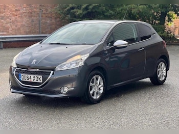 Used Peugeot 208 2014 for sale - 77279535: Photo