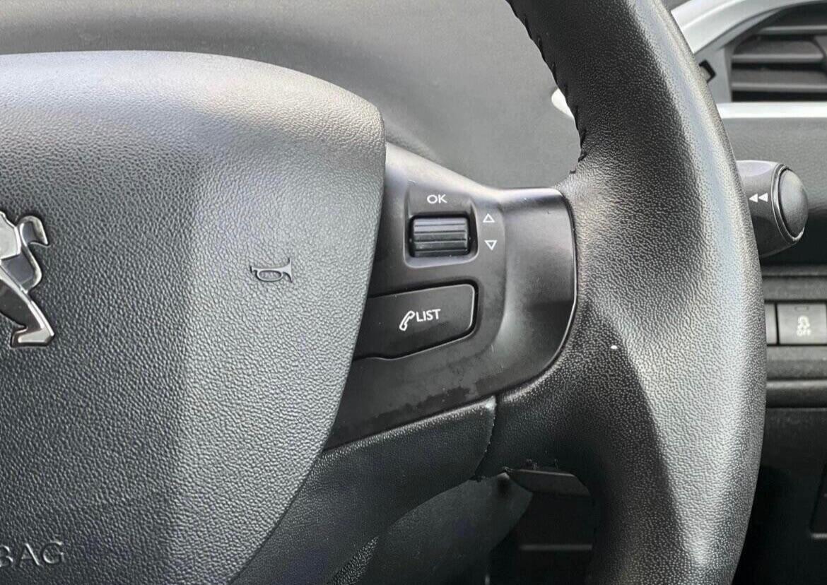 Used Peugeot 208 2014 for sale - 77279535: Photo 39