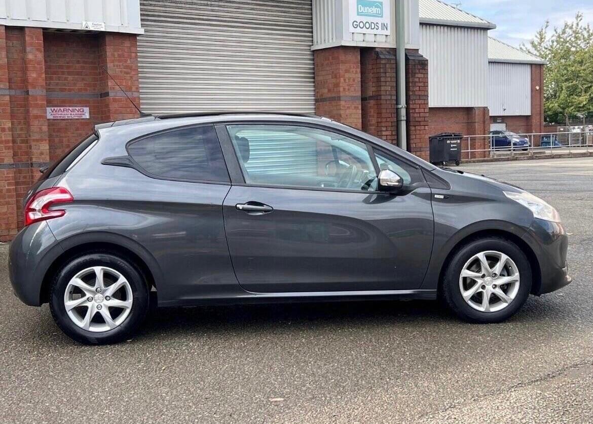 Used Peugeot 208 2014 for sale - 77279535: Photo 5