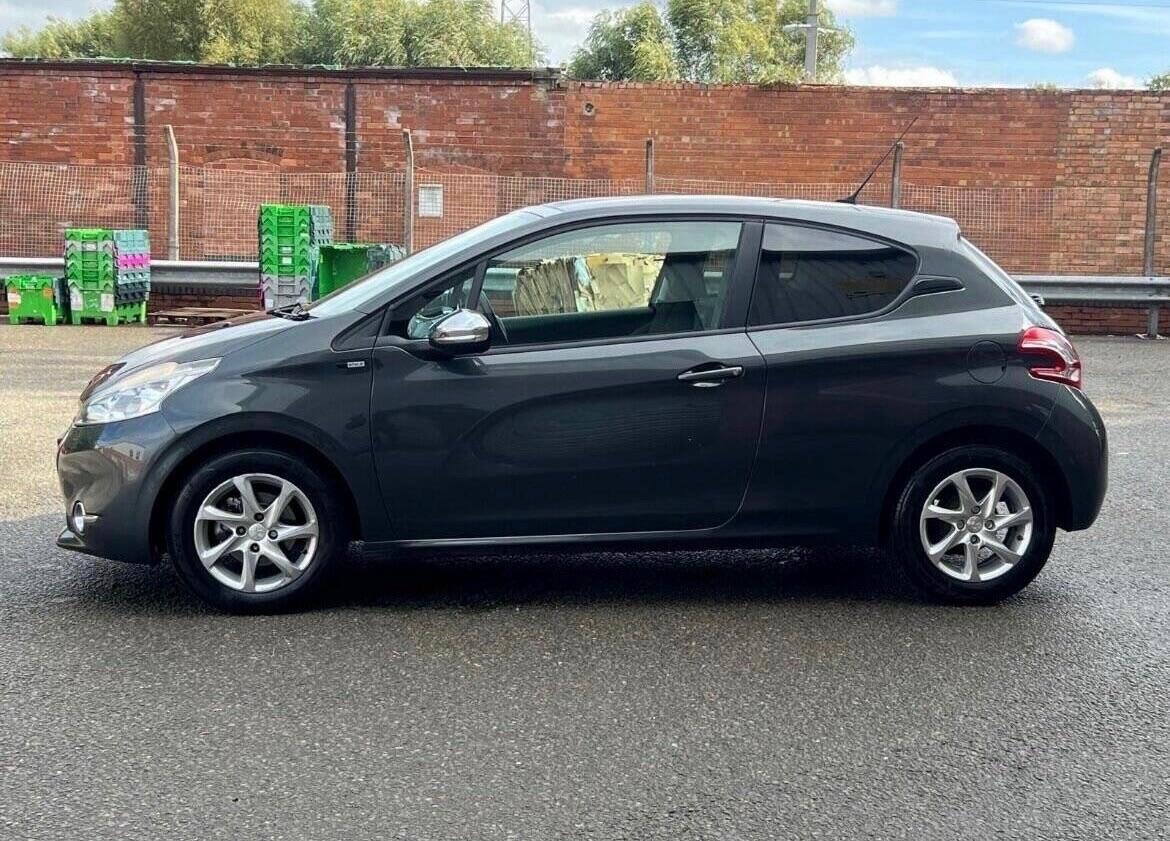 Used Peugeot 208 2014 for sale - 77279535: Photo 9