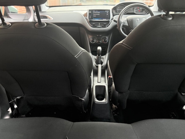 Used Peugeot 208 2017 for sale - 76260254: Photo 12