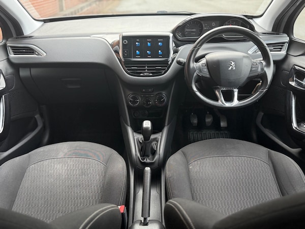 Used Peugeot 208 2017 for sale - 76260254: Photo 17