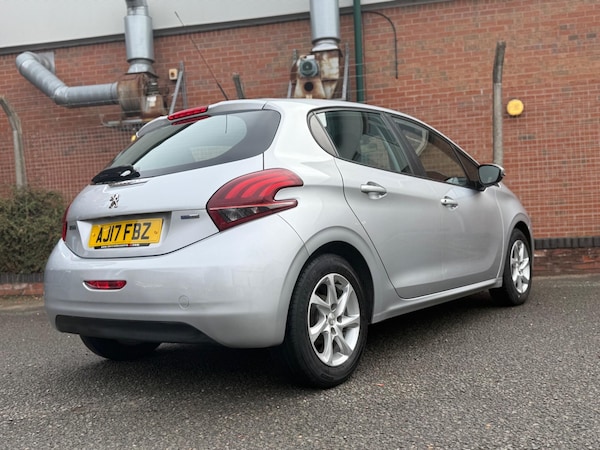 Used Peugeot 208 2017 for sale - 76260254: Photo 25