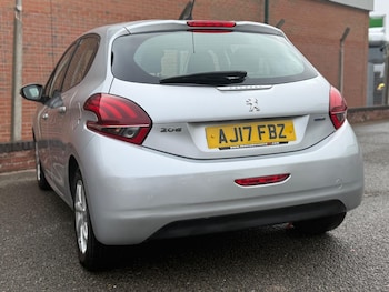Used Peugeot 208 2017 for sale - 76260254: Photo 2