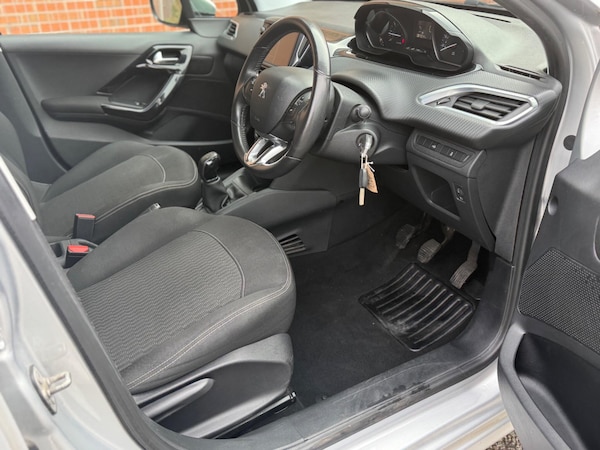 Used Peugeot 208 2017 for sale - 76260254: Photo 30