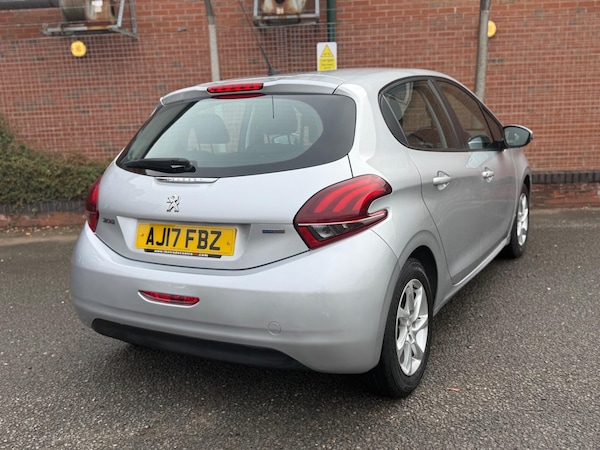 Used Peugeot 208 2017 for sale - 76260254: Photo 6