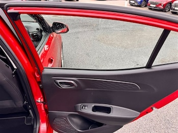 Used Hyundai i10 2023 for sale - 78904055: Photo