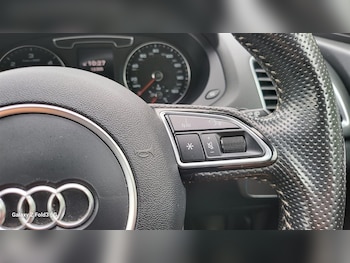 Used Audi Q3 2017 for sale - 76181644: Photo 2