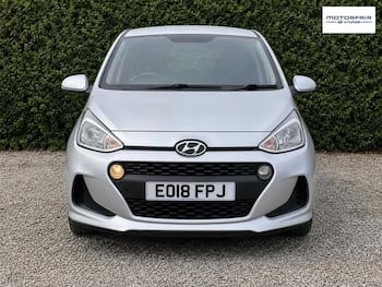 Used Hyundai i10 2018 for sale - 79629999: Photo