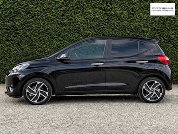 Used Hyundai i10 2023 for sale - 79502797: Photo