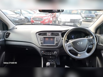 Used Hyundai i20 2019 for sale - 76236406: Photo 3