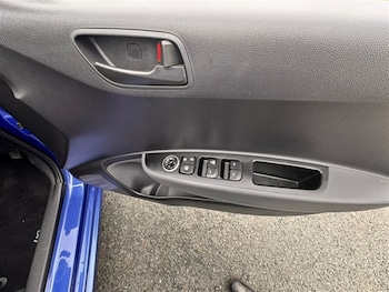 Used Hyundai i10 2020 for sale - 78909048: Photo