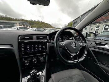 Used Volkswagen Golf 2019 for sale - 78272419: Photo