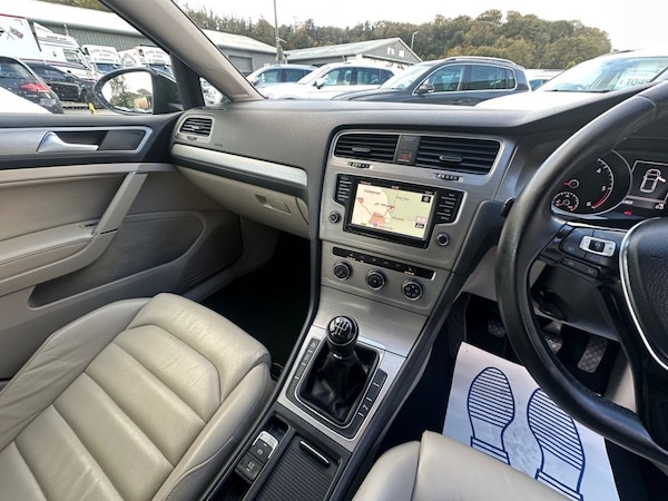 Used Volkswagen Golf 2017 for sale - 76267104: Photo 21