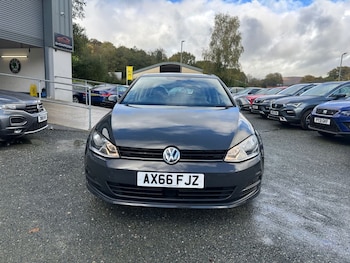 Used Volkswagen Golf 2017 for sale - 76267104: Photo 2