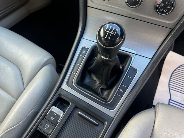 Used Volkswagen Golf 2017 for sale - 76267104: Photo 32