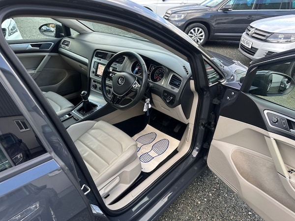 Used Volkswagen Golf 2017 for sale - 76267104: Photo 9