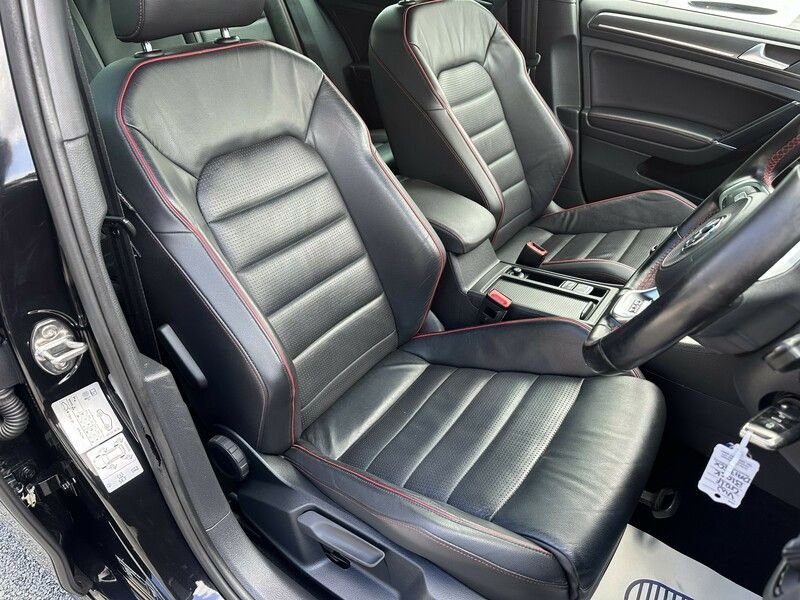 Used Volkswagen Golf 2017 for sale - 76765045: Photo 11