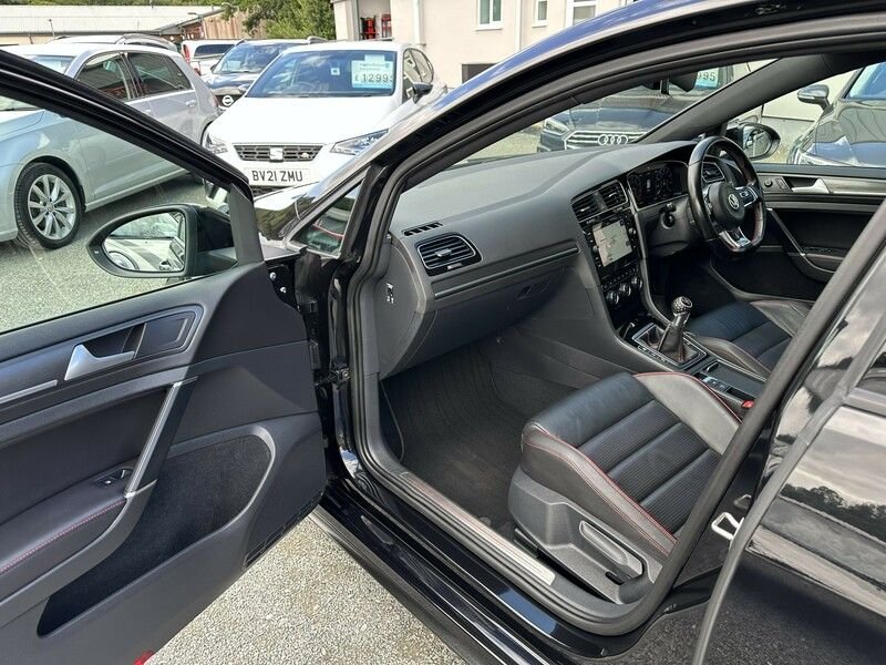 Used Volkswagen Golf 2017 for sale - 76765045: Photo 12