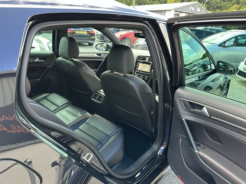 Used Volkswagen Golf 2017 for sale - 76765045: Photo 17