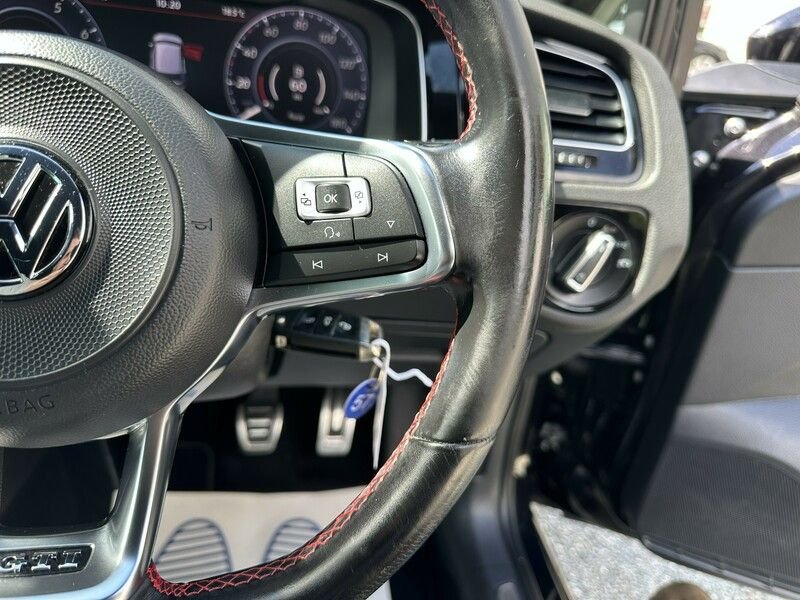 Used Volkswagen Golf 2017 for sale - 76765045: Photo 35