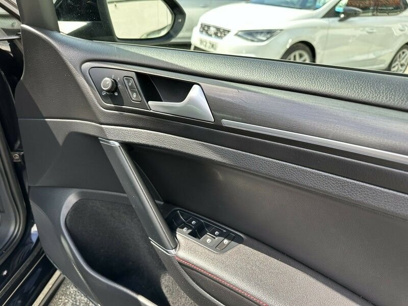Used Volkswagen Golf 2017 for sale - 76765045: Photo 39