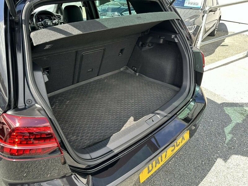 Used Volkswagen Golf 2017 for sale - 76765045: Photo 41