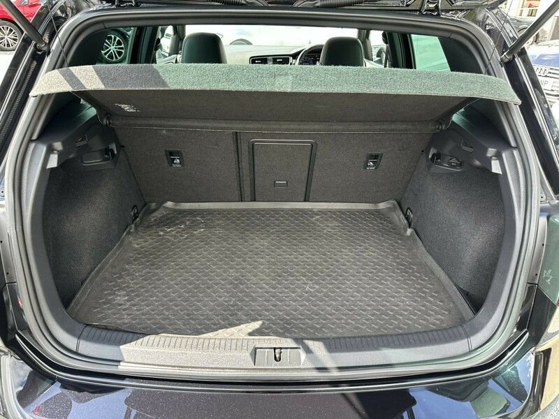 Used Volkswagen Golf 2017 for sale - 76765045: Photo 42