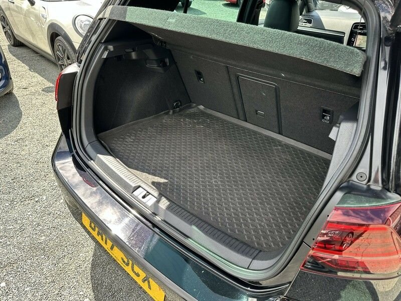 Used Volkswagen Golf 2017 for sale - 76765045: Photo 43