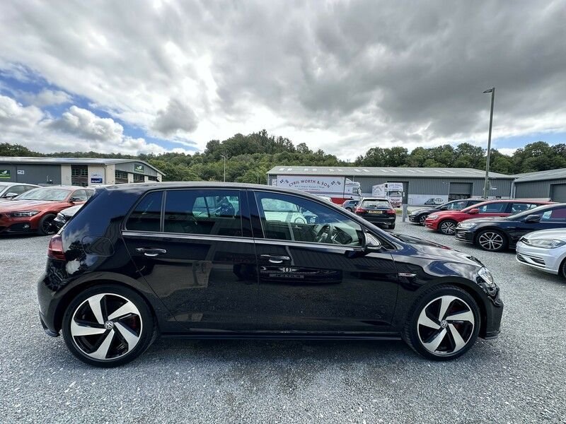 Used Volkswagen Golf 2017 for sale - 76765045: Photo 8
