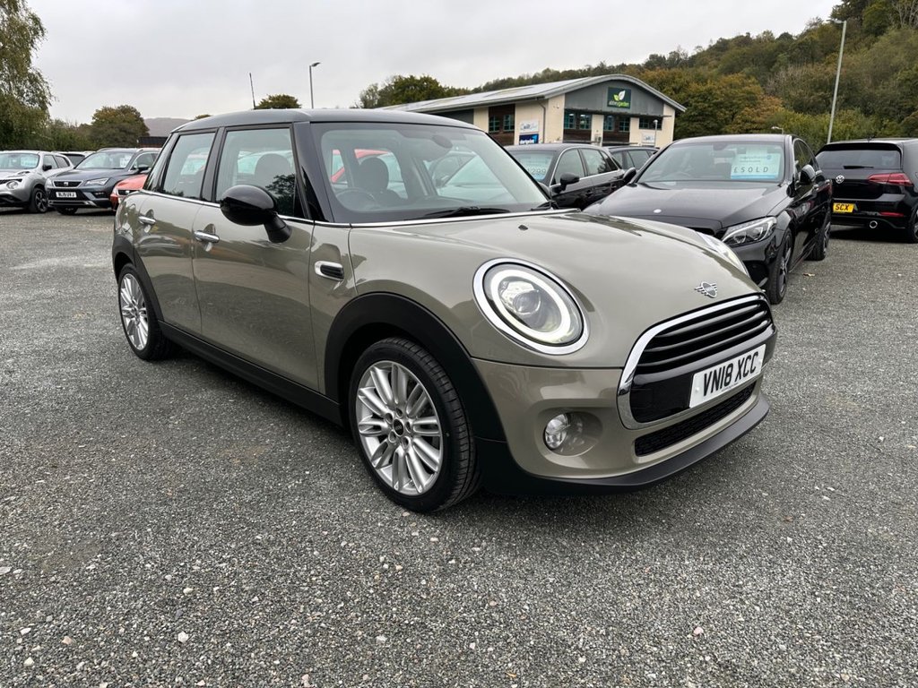 Used MINI Hatch 2018 for sale - 76235837: Photo 1