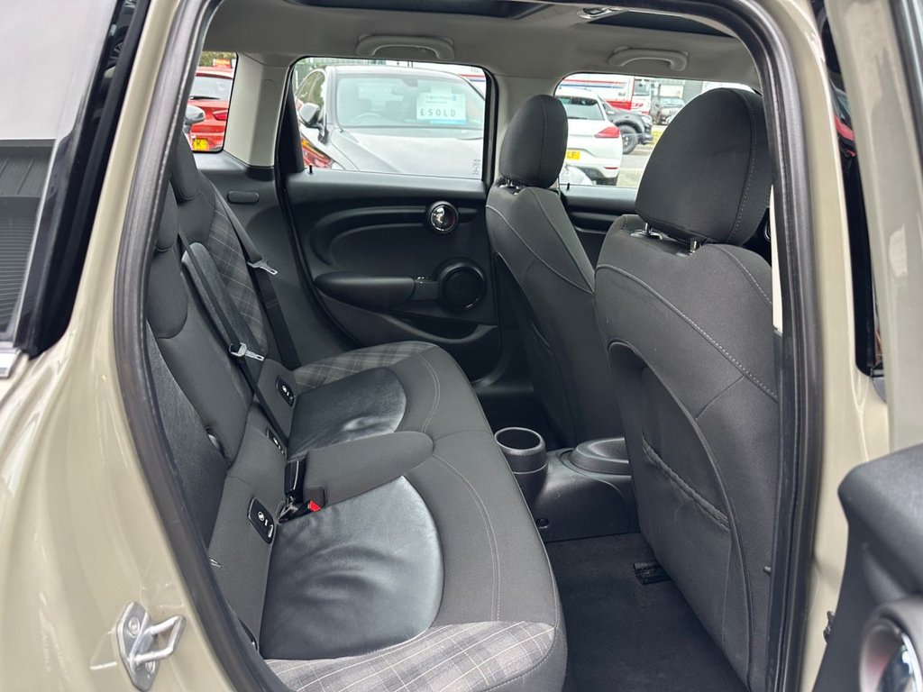 Used MINI Hatch 2018 for sale - 76235837: Photo 18